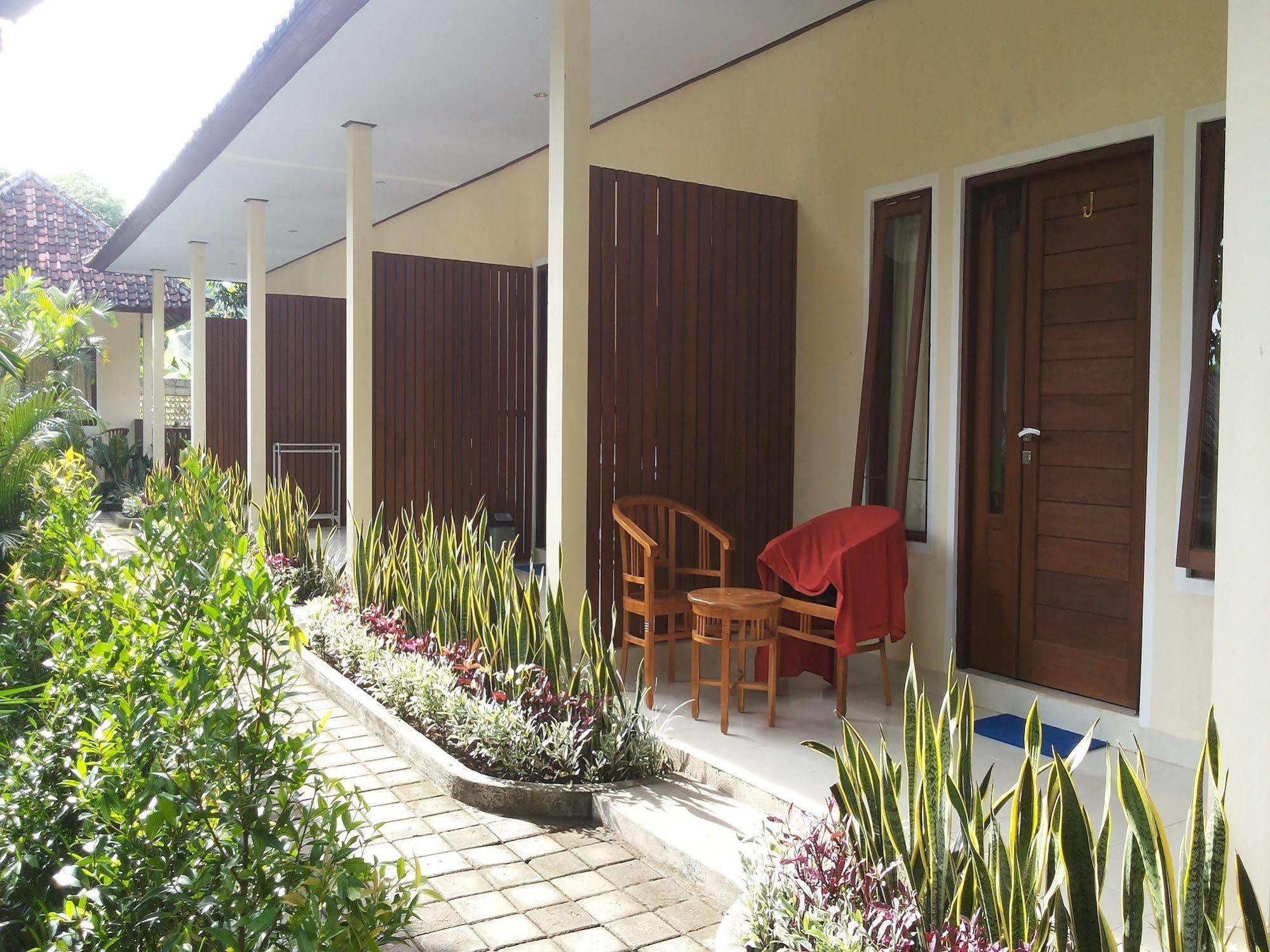 Star East Bungalows Amed  Exterior photo